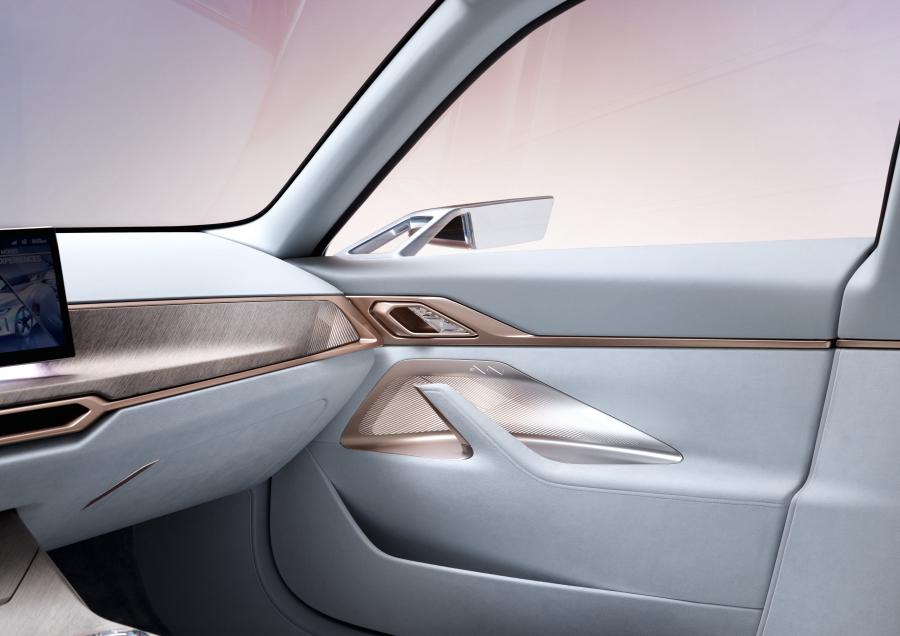 Интерьер BMW Concept i4 2020 года  (фото 41 из 71)
